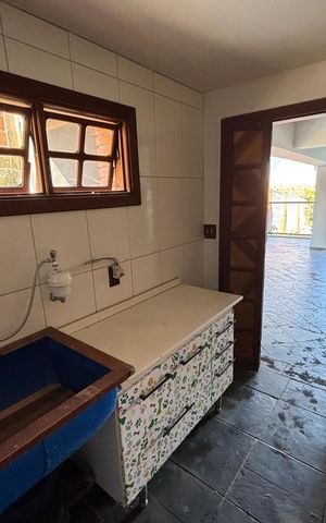 Casa à venda com 457m², 3 quartos e 4 vagas Casa à venda com 457m², 3 quartos e 4 vagasQuartinho
