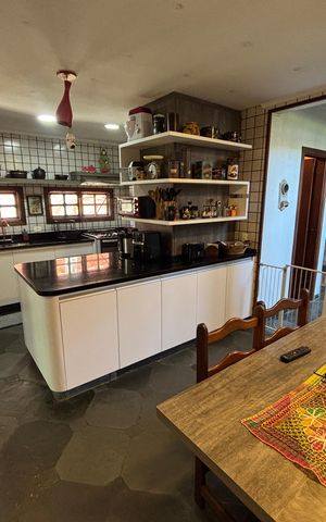 Casa à venda com 457m², 3 quartos e 4 vagas Casa à venda com 457m², 3 quartos e 4 vagasCozinha