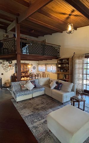 Casa à venda com 457m², 3 quartos e 4 vagas Casa à venda com 457m², 3 quartos e 4 vagasSala