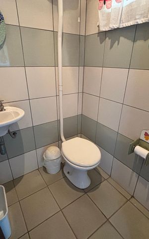 Casa à venda com 457m², 3 quartos e 4 vagas Casa à venda com 457m², 3 quartos e 4 vagasLavabo