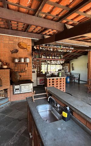 Casa à venda com 457m², 3 quartos e 4 vagas Casa à venda com 457m², 3 quartos e 4 vagasChurrasqueira