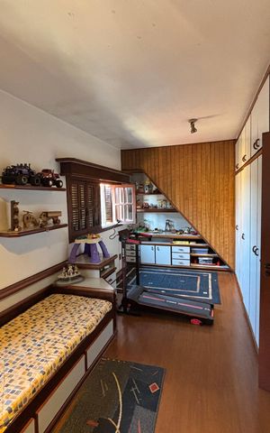 Casa à venda com 457m², 3 quartos e 4 vagas Casa à venda com 457m², 3 quartos e 4 vagasQuarto