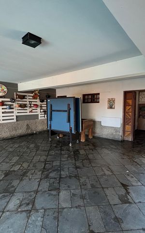 Casa à venda com 457m², 3 quartos e 4 vagas Casa à venda com 457m², 3 quartos e 4 vagasGaragem