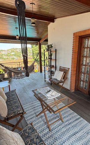 Casa à venda com 457m², 3 quartos e 4 vagas Casa à venda com 457m², 3 quartos e 4 vagasVaranda
