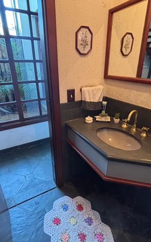 Casa à venda com 457m², 3 quartos e 4 vagas Casa à venda com 457m², 3 quartos e 4 vagasLavabo