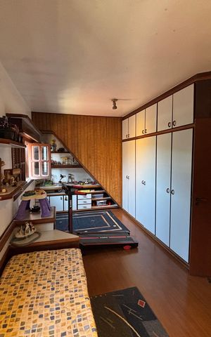 Casa à venda com 457m², 3 quartos e 4 vagas Casa à venda com 457m², 3 quartos e 4 vagasQuarto