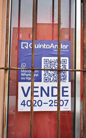 Apartamento à venda com 55m², 2 quartos e 1 vagaFachada Fachada