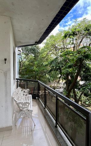 Apartamento à venda com 79m², 2 quartos e 2 vagas Apartamento à venda com 79m², 2 quartos e 2 vagasVaranda