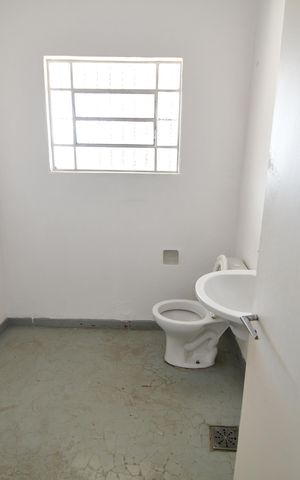 Casa para alugar com 400m², 2 quartos e 3 vagasBanheiro