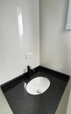 Apartamento à venda com 100m², 2 quartos e 1 vaga Apartamento à venda com 100m², 2 quartos e 1 vagaBanheiro da Suíte