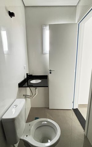 Apartamento à venda com 100m², 2 quartos e 1 vaga Apartamento à venda com 100m², 2 quartos e 1 vagaBanheiro da Suíte