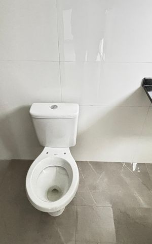 Apartamento à venda com 100m², 2 quartos e 1 vaga Apartamento à venda com 100m², 2 quartos e 1 vagaBanheiro da Suíte