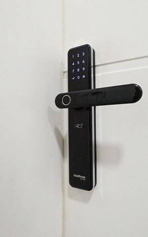 Apartamento à venda com 85m², 2 quartos e 2 vagasFechadura Digital