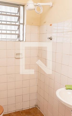 Casa à venda com 150m², 5 quartos e 2 vagas Casa à venda com 150m², 5 quartos e 2 vagasBanheiro 1