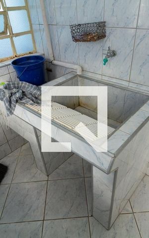 Casa à venda com 150m², 5 quartos e 2 vagas Casa à venda com 150m², 5 quartos e 2 vagasÁrea de serviço