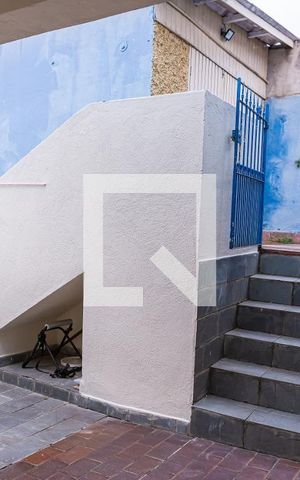 Casa à venda com 150m², 5 quartos e 2 vagas Casa à venda com 150m², 5 quartos e 2 vagasÁrea externa
