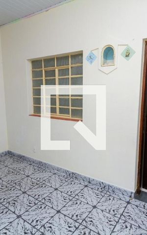 Casa à venda com 150m², 5 quartos e 2 vagas Casa à venda com 150m², 5 quartos e 2 vagasÁrea externa