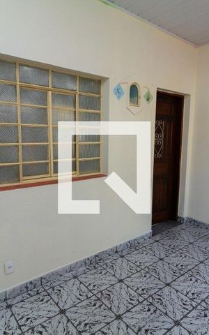 Casa à venda com 150m², 5 quartos e 2 vagas Casa à venda com 150m², 5 quartos e 2 vagasÁrea externa