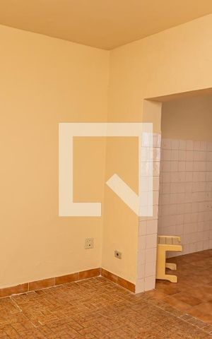 Casa à venda com 150m², 5 quartos e 2 vagas Casa à venda com 150m², 5 quartos e 2 vagasSala