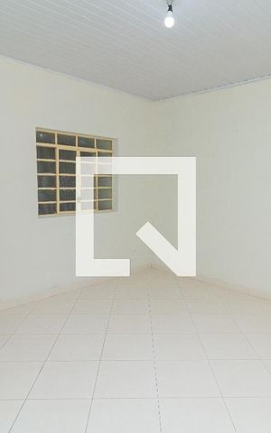 Casa à venda com 150m², 5 quartos e 2 vagas Casa à venda com 150m², 5 quartos e 2 vagasSala