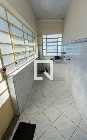 Casa à venda com 150m², 5 quartos e 2 vagas Casa à venda com 150m², 5 quartos e 2 vagasÁrea de serviço