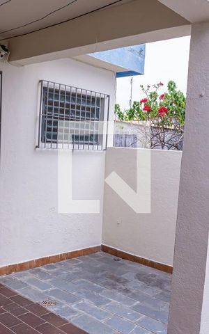 Casa à venda com 150m², 5 quartos e 2 vagas Casa à venda com 150m², 5 quartos e 2 vagasÁrea externa
