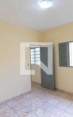 Casa à venda com 100m², 2 quartos e 1 vaga Casa à venda com 100m², 2 quartos e 1 vagaQuarto 1