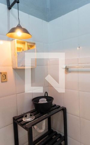 Casa à venda com 100m², 2 quartos e 1 vaga Casa à venda com 100m², 2 quartos e 1 vagaBanheiro 2