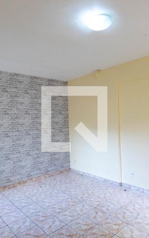 Casa à venda com 100m², 2 quartos e 1 vaga Casa à venda com 100m², 2 quartos e 1 vagaSala