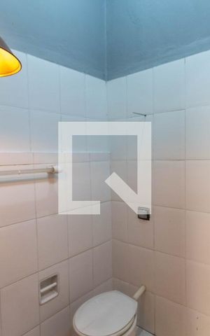 Casa à venda com 100m², 2 quartos e 1 vaga Casa à venda com 100m², 2 quartos e 1 vagaBanheiro 2