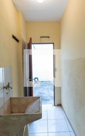 Casa à venda com 100m², 2 quartos e 1 vaga Casa à venda com 100m², 2 quartos e 1 vagaÁrea de serviço