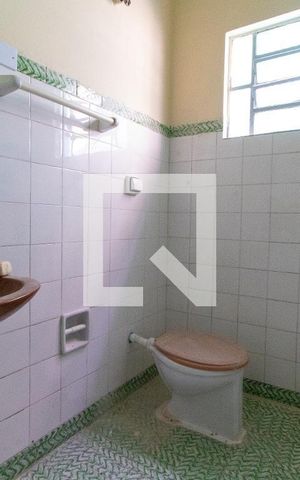Casa à venda com 100m², 2 quartos e 1 vaga Casa à venda com 100m², 2 quartos e 1 vagaBanheiro 1