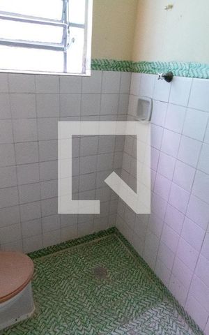 Casa à venda com 100m², 2 quartos e 1 vaga Casa à venda com 100m², 2 quartos e 1 vagaBanheiro 1