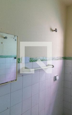 Casa à venda com 100m², 2 quartos e 1 vaga Casa à venda com 100m², 2 quartos e 1 vagaBanheiro 1