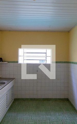 Casa à venda com 100m², 2 quartos e 1 vaga Casa à venda com 100m², 2 quartos e 1 vagaCozinha