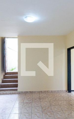 Casa à venda com 100m², 2 quartos e 1 vaga Casa à venda com 100m², 2 quartos e 1 vagaSala