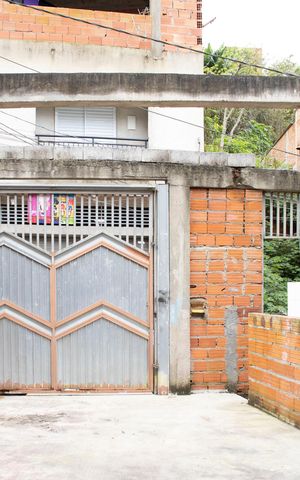 Casa à venda com 50m², 2 quartos e 3 vagasGaragem