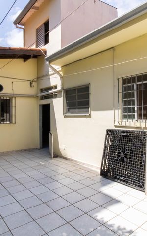 Casa à venda com 250m², 3 quartos e 3 vagas Casa à venda com 250m², 3 quartos e 3 vagasQuintal