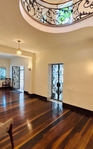 Casa para alugar com 380m², 4 quartos e 2 vagas