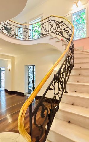Casa para alugar com 380m², 4 quartos e 2 vagas