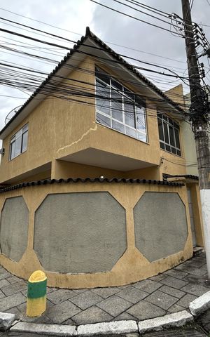 Casa à venda com 260m², 3 quartos e 3 vagasFachada