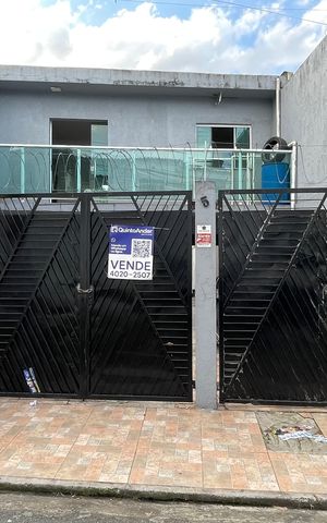 Casa à venda com 177m², 3 quartos e 4 vagas Casa à venda com 177m², 3 quartos e 4 vagasFachada + Placa