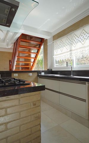 Casa para alugar com 425m², 2 quartos e 1 vagaCozinha 