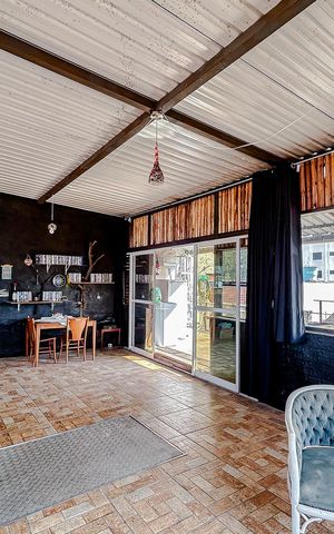 Casa à venda com 270m², 5 quartos e sem vagaSala