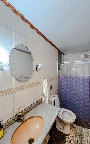 Casa à venda com 270m², 5 quartos e sem vagaBanheiro