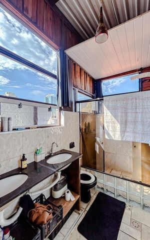 Casa à venda com 270m², 5 quartos e sem vagaBanheiro