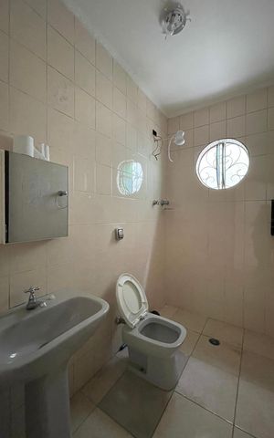 Casa para alugar com 160m², 2 quartos e 1 vaga Casa para alugar com 160m², 2 quartos e 1 vagaBanheiro