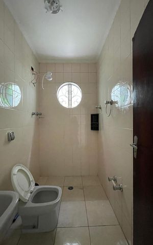 Casa para alugar com 160m², 2 quartos e 1 vaga Casa para alugar com 160m², 2 quartos e 1 vagaBanheiro