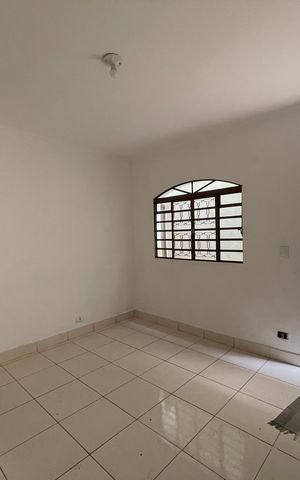 Casa para alugar com 160m², 2 quartos e 1 vaga Casa para alugar com 160m², 2 quartos e 1 vagaSala