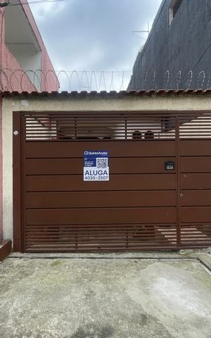 Casa para alugar com 160m², 2 quartos e 1 vaga Casa para alugar com 160m², 2 quartos e 1 vagaFachada + Placa